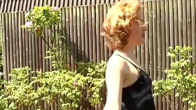 German redhead stops car for fucking