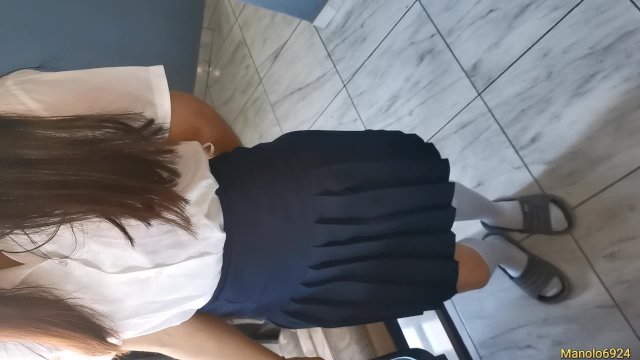 A esta LINDA ESTUDIANTE LE ENCANTA LA VERGA DE SU PADRASTRO