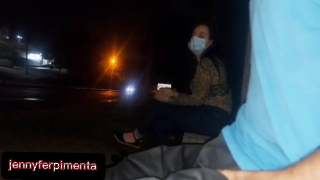 Sério !! Eu corro o risco de colocar meu pau na frente dessa jovem... Como ela vai reagir? publico
