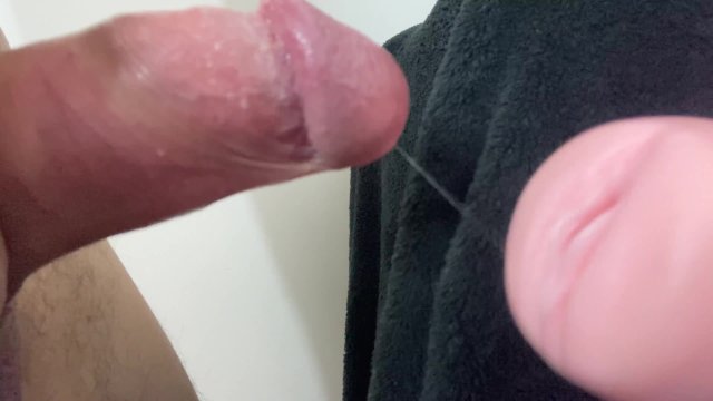 Homem se Masturbando com Brinquedo Erótico Buceta e Gozando Gostoso