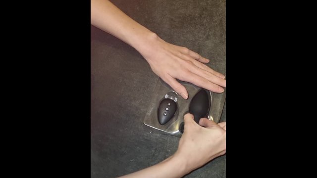 18yo virgin tries to fit vibrating butt plug in but struggles