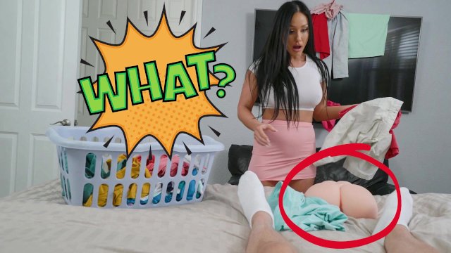 SEX SELECTOR - My StepMom Jennifer White Is So Hot!!