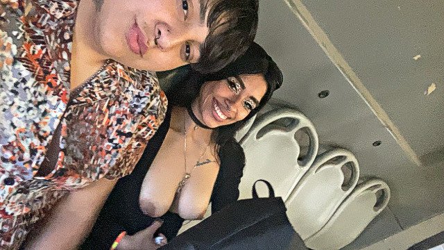 Llené de semen a esta morrita de 18 que conocí en el bus