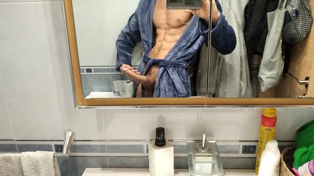 🇦🇷🇻🇪🇪🇨Madurito con Cuerpo Bonito y Enorme Verga Descarga una CORRIDA MASIVA!