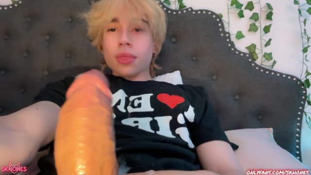 Submissive man cums all over himself from edging