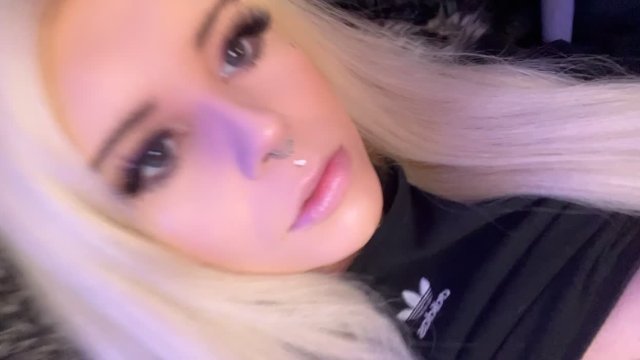 Blonde TS fucks herself