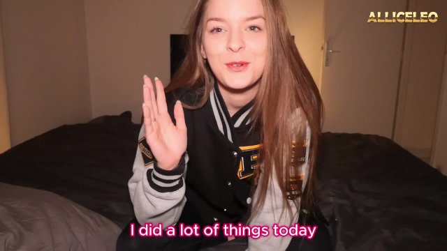 50K Merci ! - On ouvre ma BOX PORNHUB 50 000 Abonné ! Et on test une tenue ! (ENG SUB)