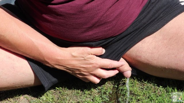 Compilation of covert pissing in public. 6 sneaky scenes.