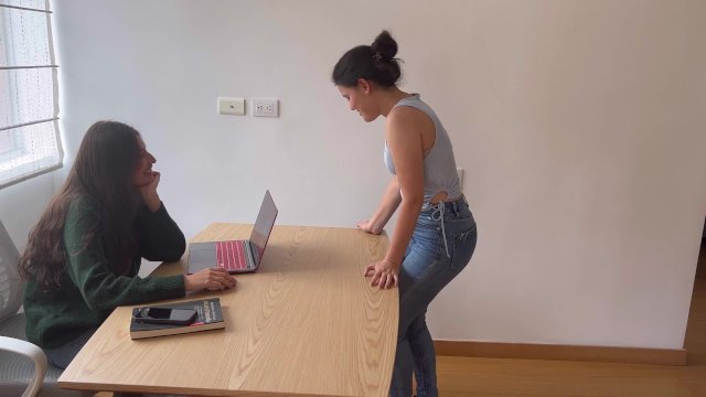 I fulfill my fetish of having lesbian sex with jeans.