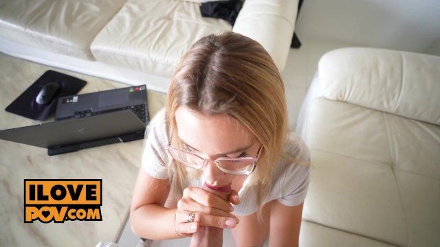 Luxury Mur orgasms as you enjoy the show in POV