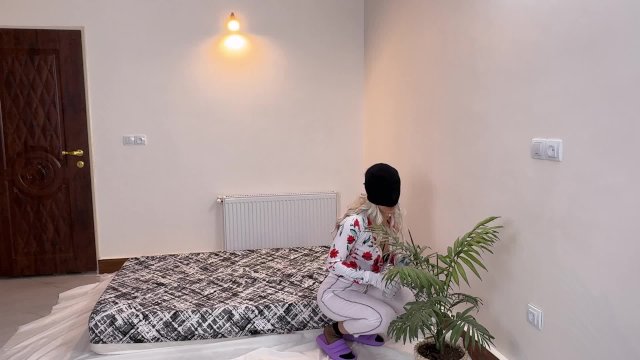 (زن ذا- دا. شم بهش خی -ا .-نت کرد حسابی بهم داد تا....😉ابمو ریختم دهنش(سناریو مکالمه فارسی