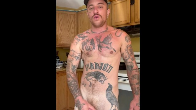 FTM SQUIRT AND SELF FUCK ON LUNCH BREAK