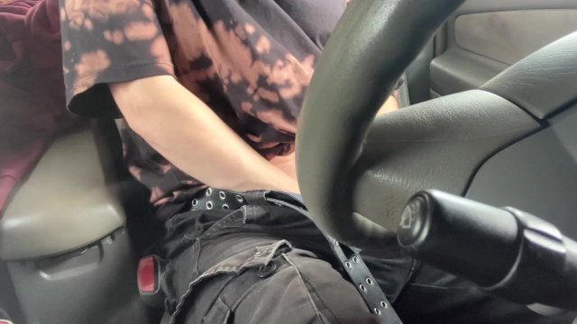 this ftm has a loud whimpering orgasm in a parking lot