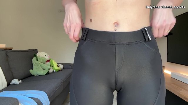 Perfect ass italian fitness model - Leggings try on haul - Cameltoe, Twerking