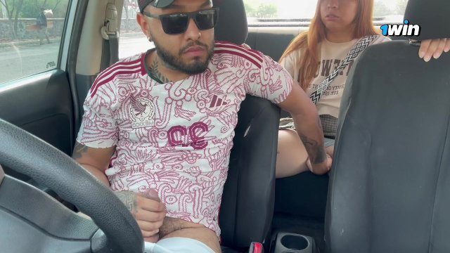 LE PAGO A CHOFER CON SEXO ORAL
