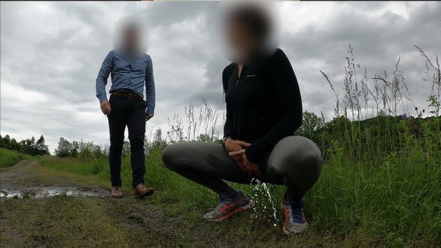 elle se pisse dessus pendant son footing, son boss la surprend et la baise