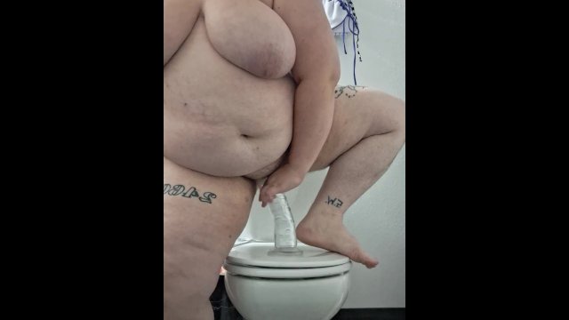 Big dildo and piss for Alex!