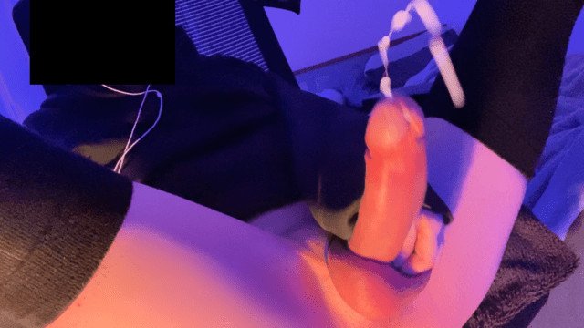 plugged femboy moans and cums from milking prostate (MESSY)