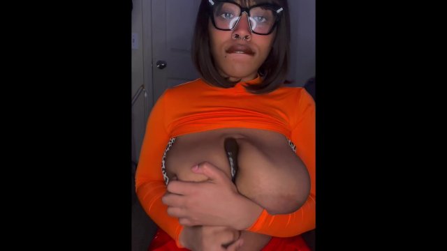Velma sucks your cock in the middle of solving a mystery.
