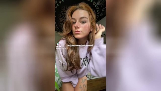 18yo Accidentally Leaks Her Boobs