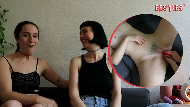 Ersties - Lesbische Modedesignerinnen aus Berlin fingern und lecken sich gegenseitig