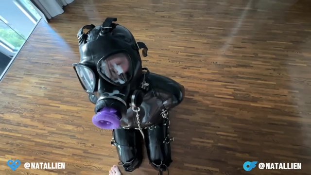 Latex dominatrix fuckes you - Natallien
