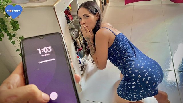 DANDOLE UNA LECCION A MI DULCE VECINA SUMISA - PORNO ESPAÑOL