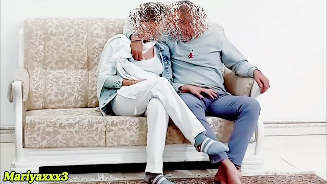 سکس طولانی با خدمتکار سکسی که اومده بود برای کار.چقدر حشری بود
