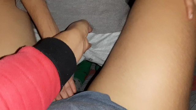 We cum very quickly from mutual masturbation - IkaSmokS
