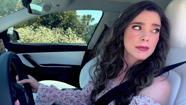 Stranded MILF Nicole Vaunt Gets Her Engine Lubed by The Porn Dude's Big Dipstick!