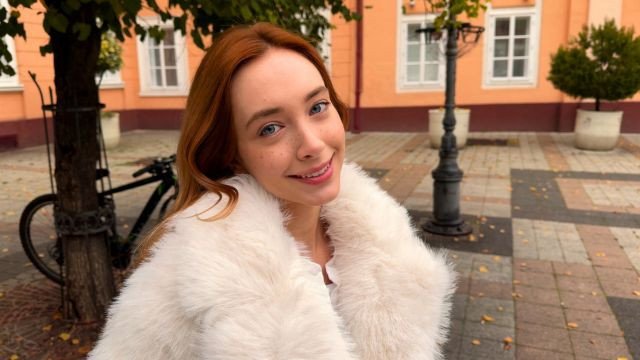Met the porn actress on the street and fucked her the same day for a cup of coffee - Loly Nebel