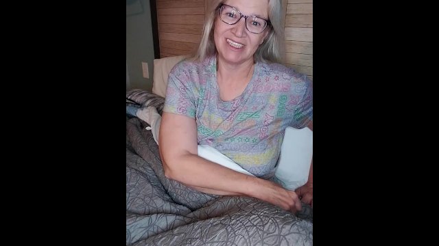 Hot Milf Masturbates After Breaking Up With Her Boyfriend!