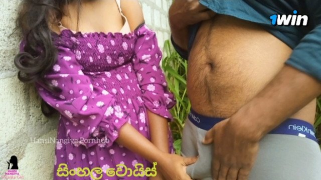 වැස්ස දවසෙ මෝල් වෙලා කෑල්ලගේ පෙට්ටිය කැඩුවා Sri Lankan 18 Virgin sex
