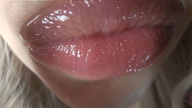 asmr lens kissing and eating from below