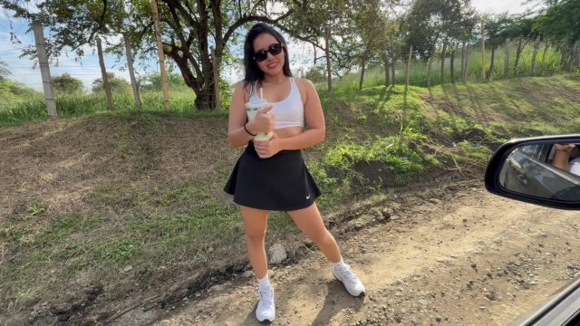 Encontré a mi hermanastra en las montañas y me la folle en mi mansion