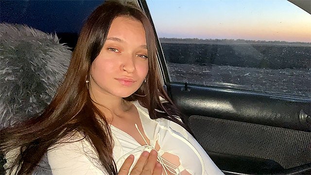 My Best Friend's Girlfriend Sucked My Dick In The Car For Only 10 Dollars. What a Slut