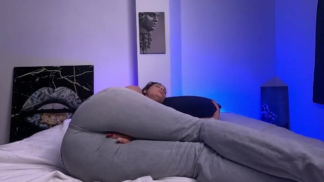 I HAVE A WET DREAM AND I PEE