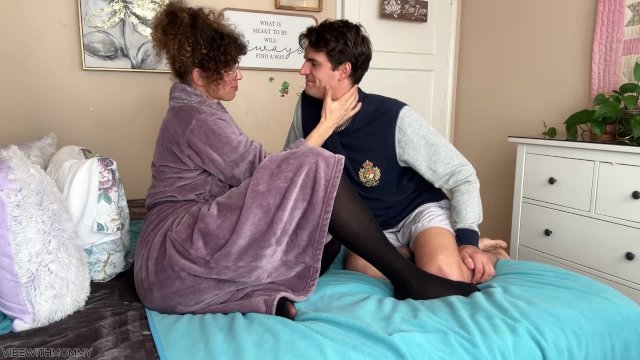 Curly Curvy Stepmom Anal Sex Request