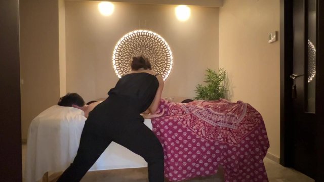 Balinese massage with hot oil