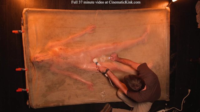 Rosie Lynn in vacbed