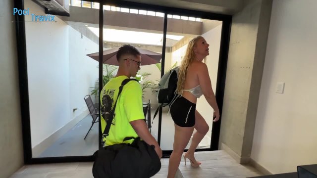 I fuck my stepmother while daddy  works