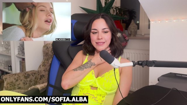 Sofi Alba reacts to BBC Roomate  - Pussy shown