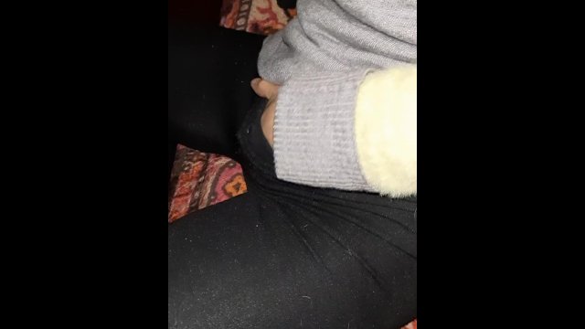 I seduced my neighbor and while her husband went out to the store, we mutually masturbated