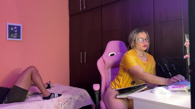My college roommate doesn't let me study and ends up cumming on my face, great ending