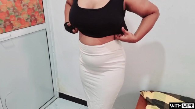 වයිෆ් ඔෆිස් එකේ බොස් එක්ක අතේ මාට්ටු - Wife forgot her panty in office with Boss