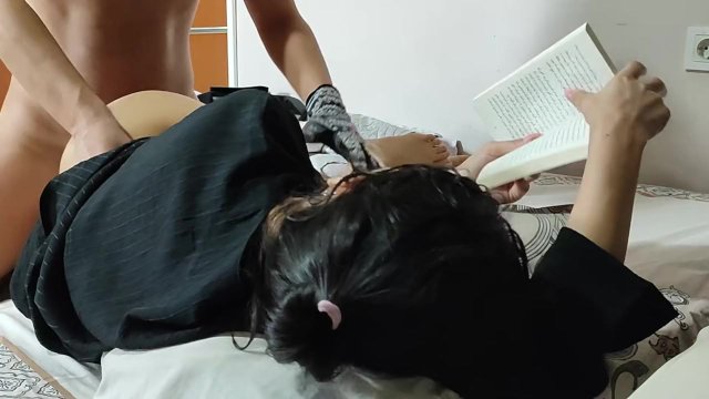 stepmom book reading سکس با مامان خوانده در حال کتاب خوندن قر برم ایرانی