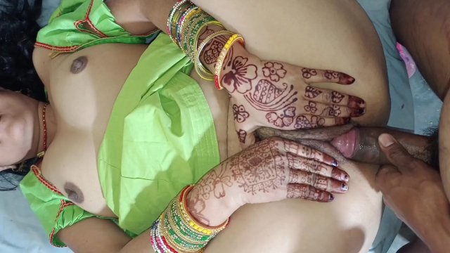 Indian married Lalitabhabhi 21 year women tight pusssy bedroom fucking step brother