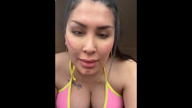 ميرا النوري مشتهيه شاب عربي ينيكني