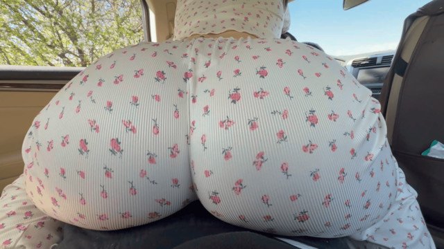 Risky Humping on Classmate's Cock Slowly in the Car