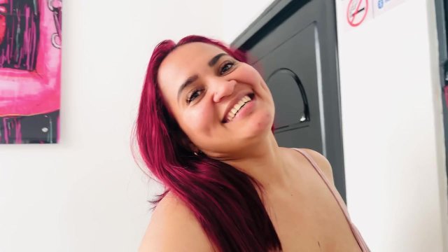 Vanessa enters a motel to be fucked in various positions by a mature man. Real Colombian sex